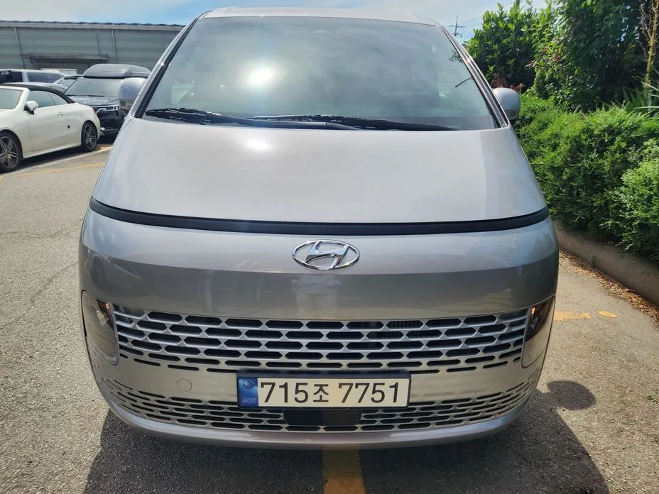 Hyundai Staria