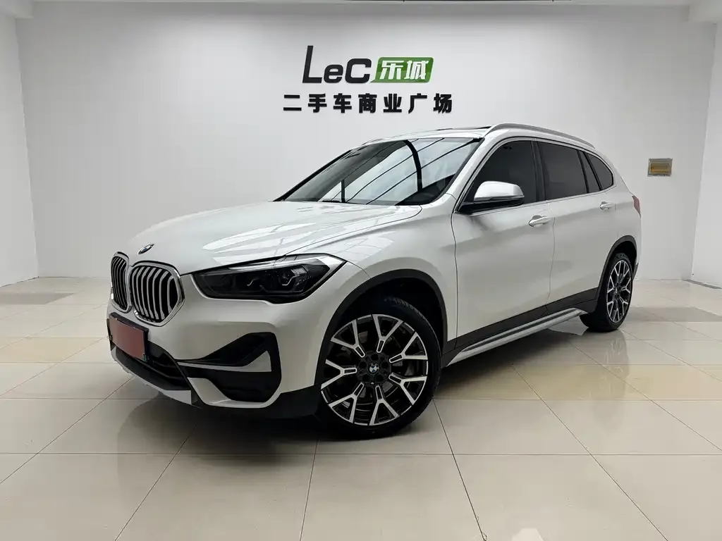 BMW X1 — фото 1