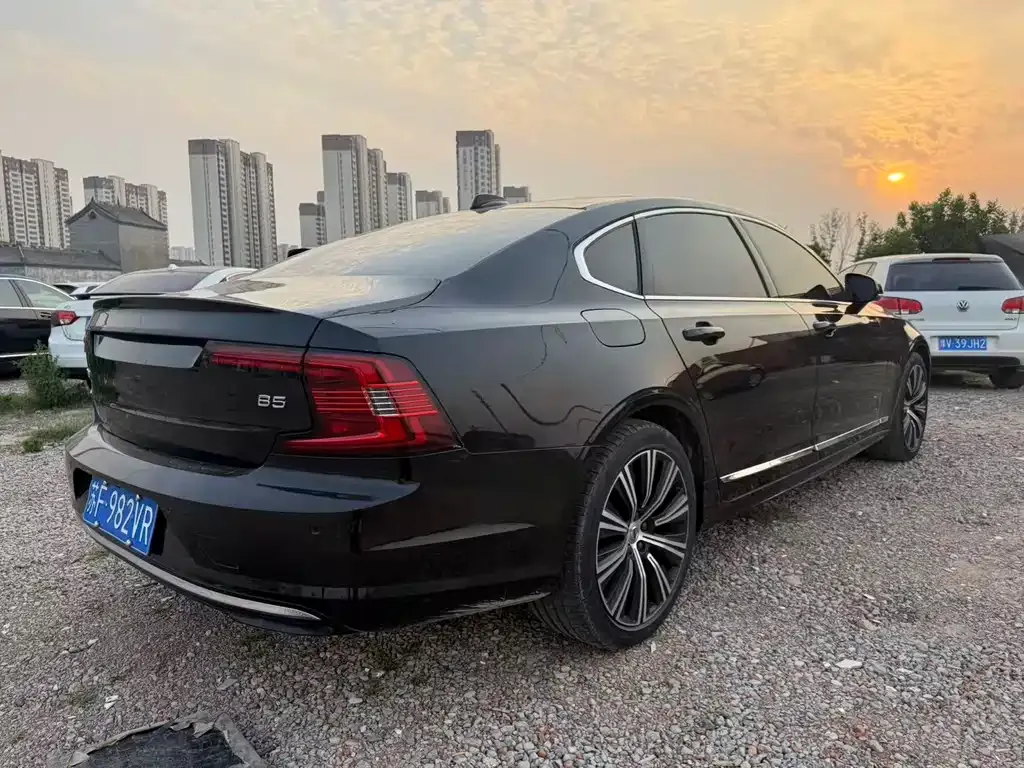Volvo S90 — фото 7