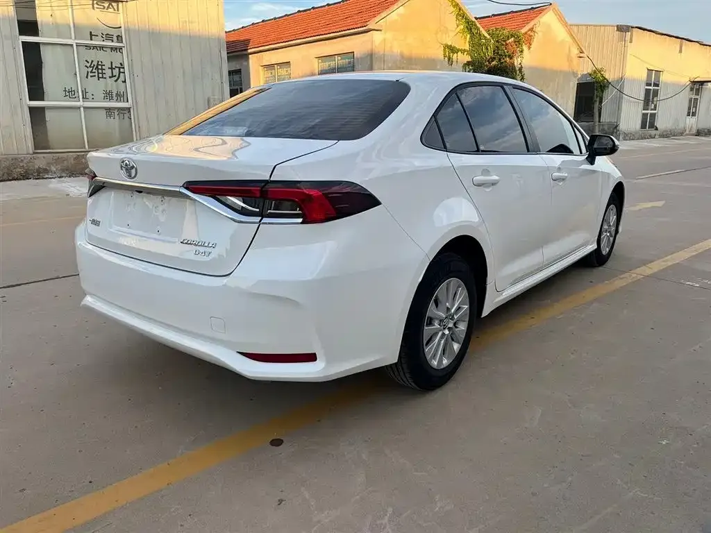 Toyota Corolla — фото 2