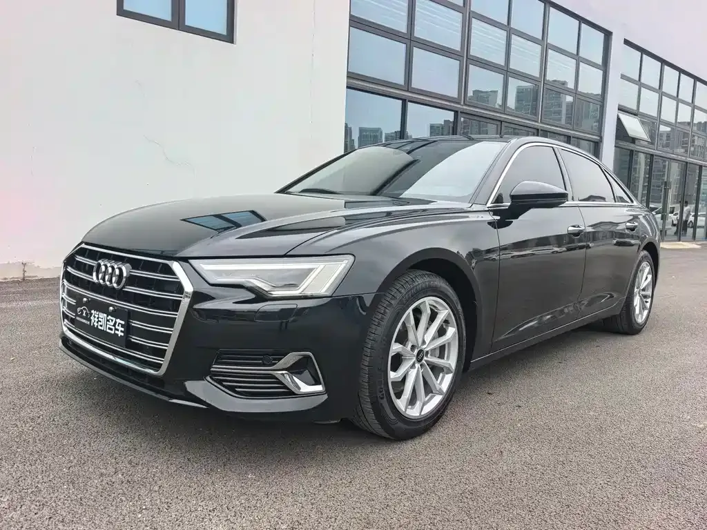 Audi A6L — фото 1