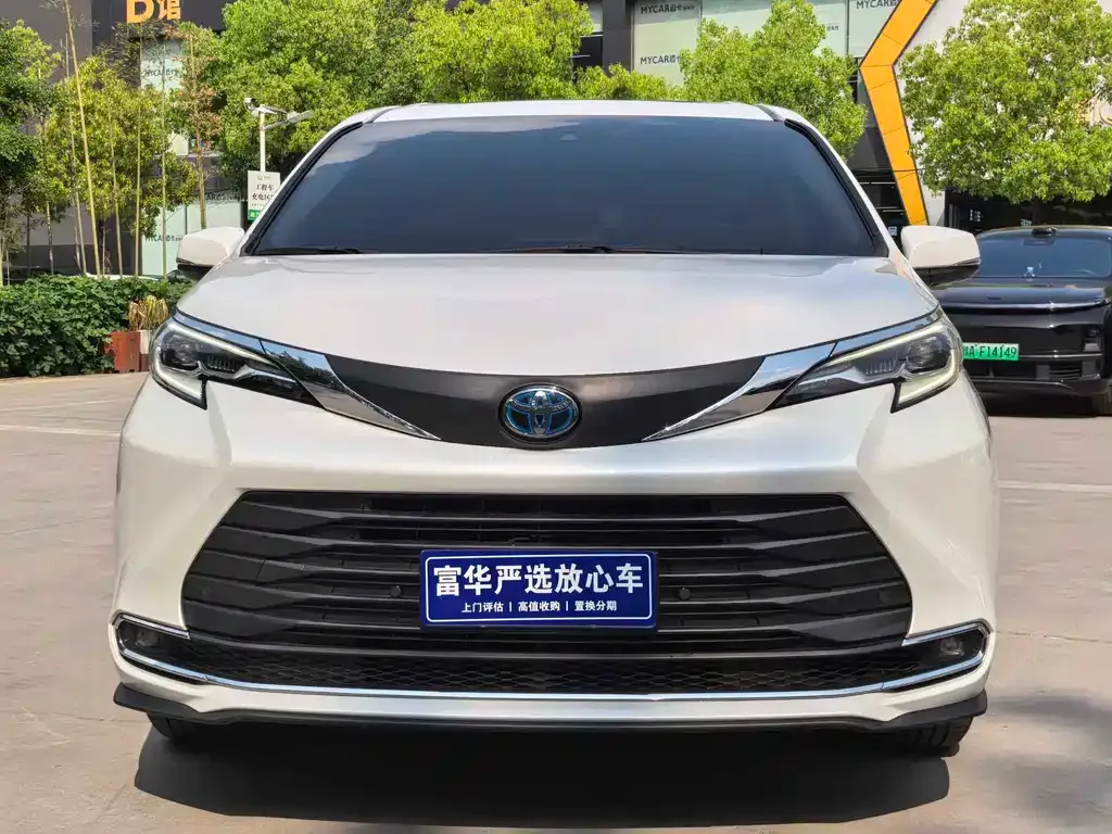 Toyota Sienna 2024 из CN, фото 10