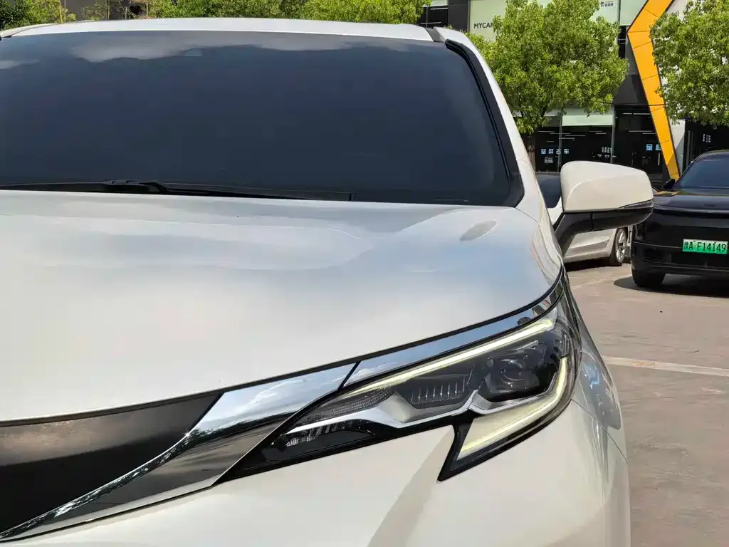 Toyota Sienna 2024 из CN, фото 4