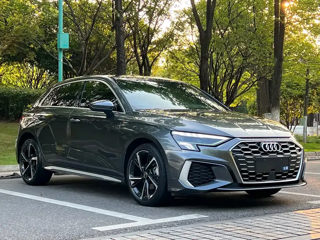 Audi A3 — фото 1