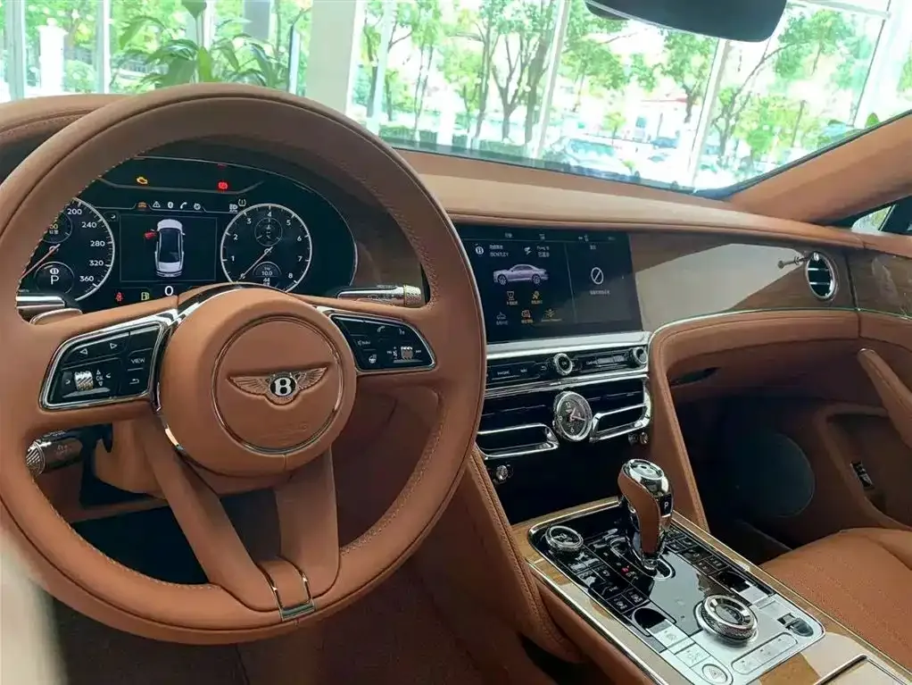 Bentley Flying Spur — фото 10