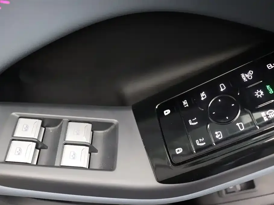 Audi Q6L e-tron 2025 из CN, фото 7