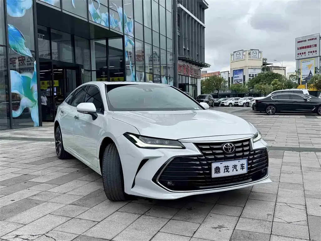 Toyota Avalon — фото 10