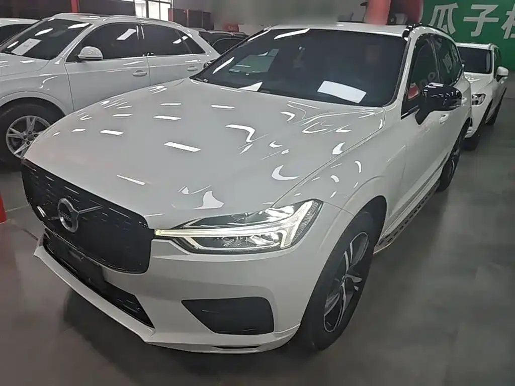 Volvo XC60 — фото 1