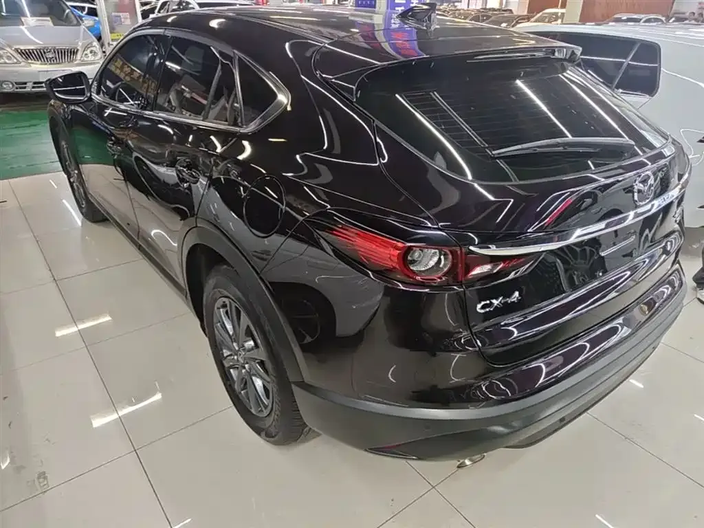 Mazda CX-4 2023 из CN, фото 2