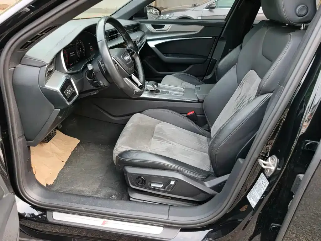 Audi A6L 2024 из CN, фото 2