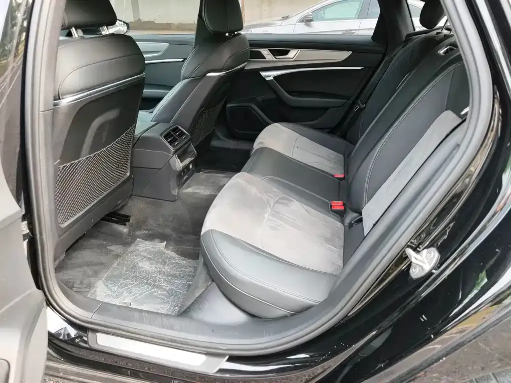 Audi A6L 2024 из CN, фото 3