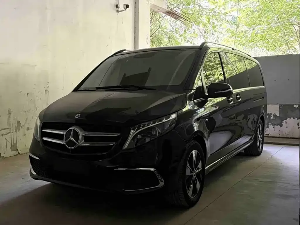 Mercedes-Benz V-Class — фото 1