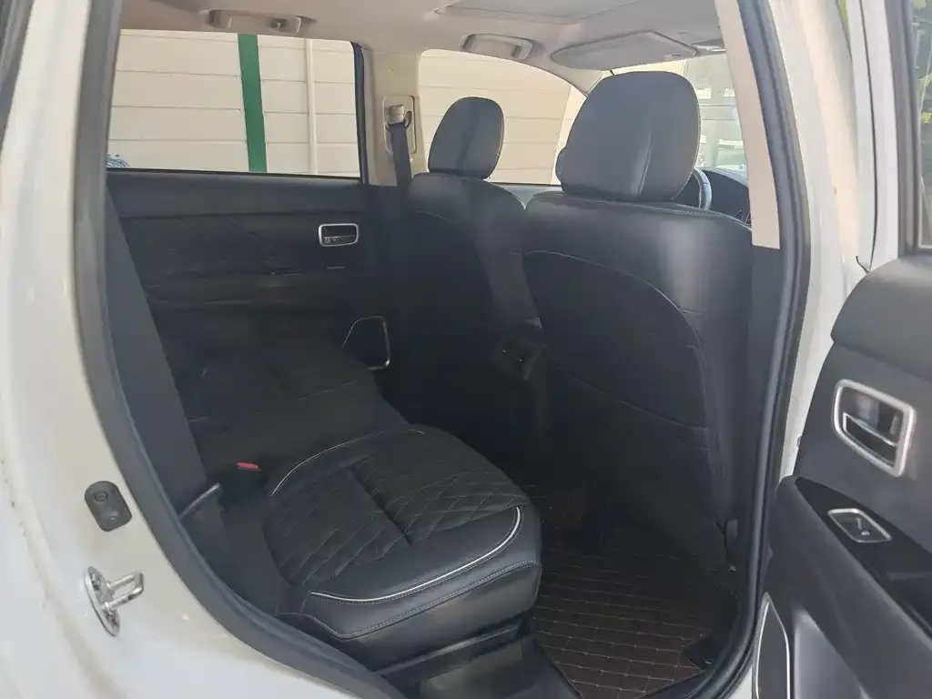 Mitsubishi Outlander — фото 2