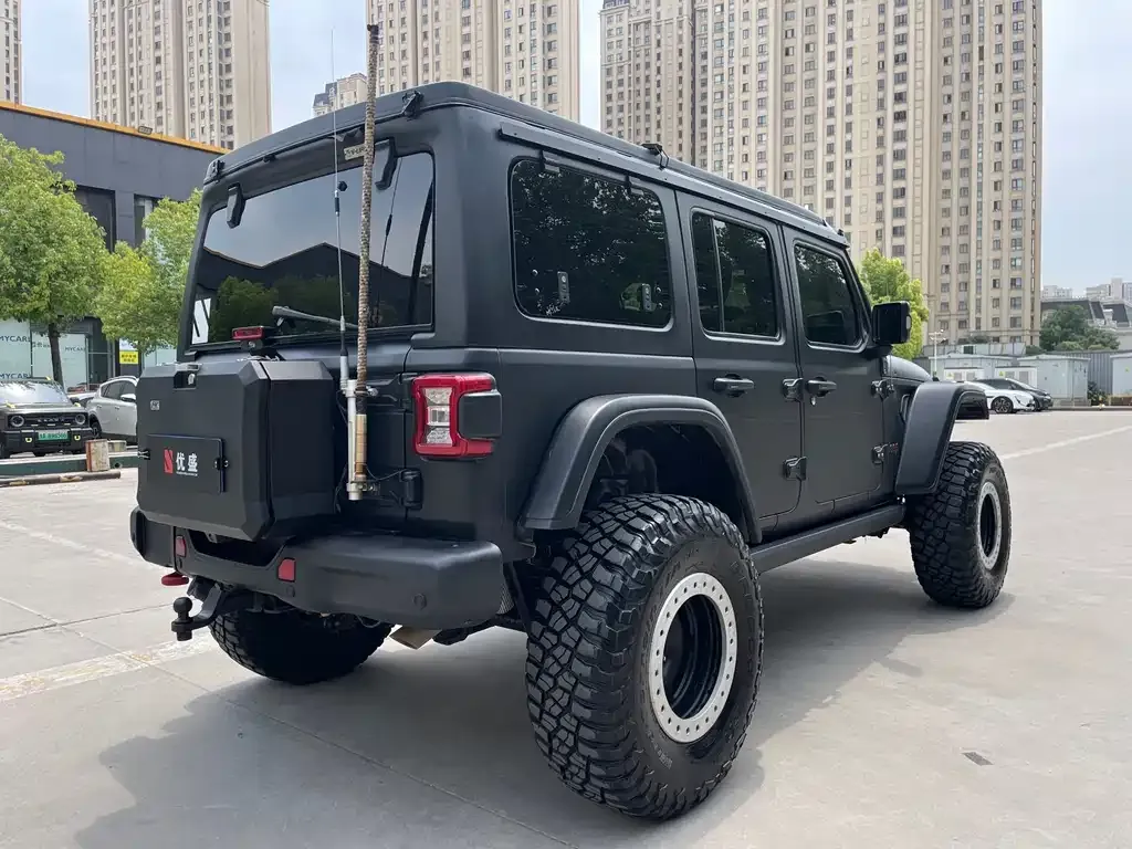 Jeep Wrangler — фото 6