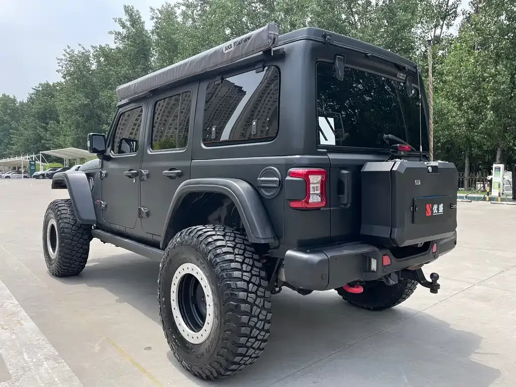 Jeep Wrangler — фото 8