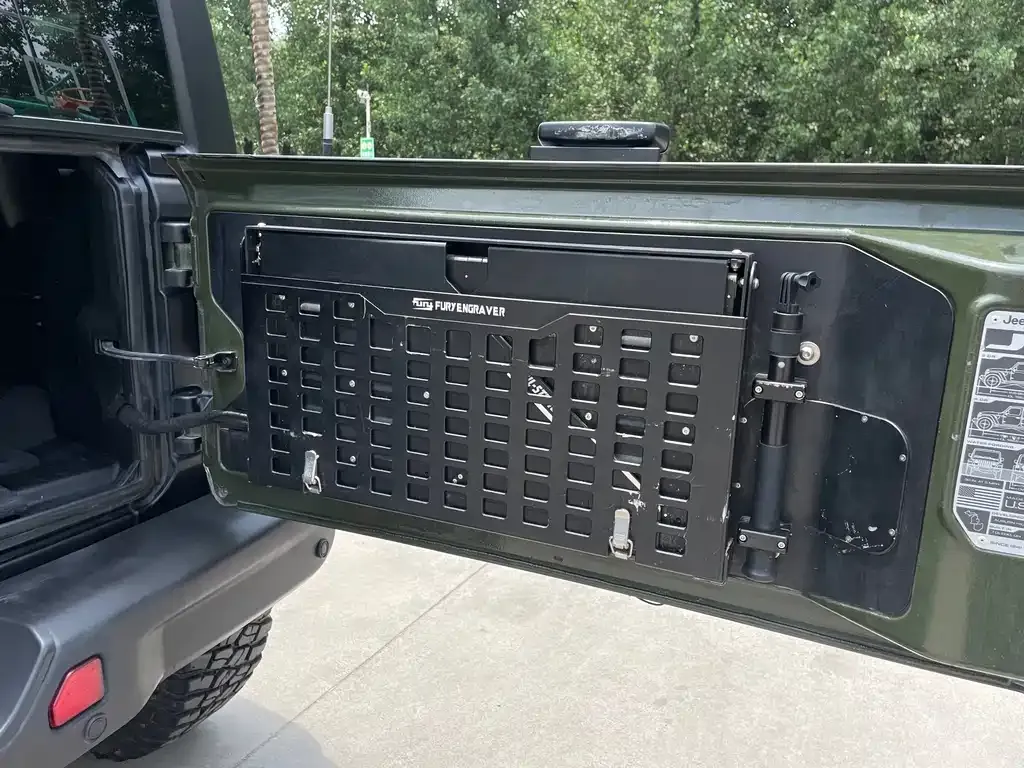 Jeep Wrangler — фото 7