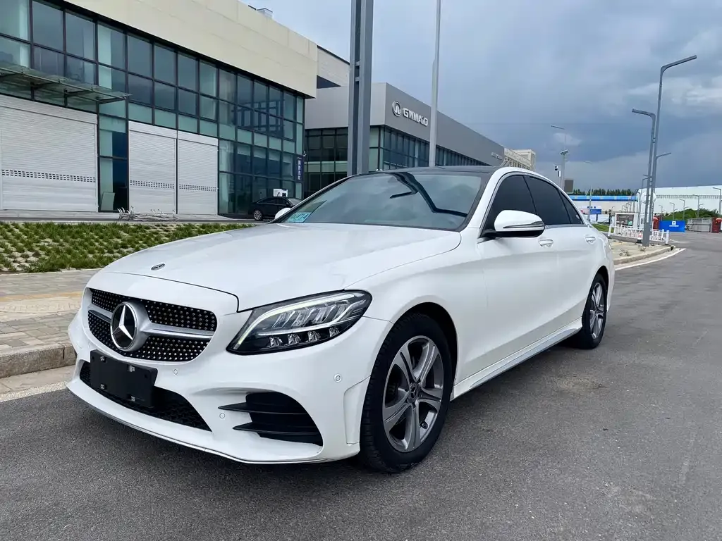 Mercedes-Benz C-Class — фото 1