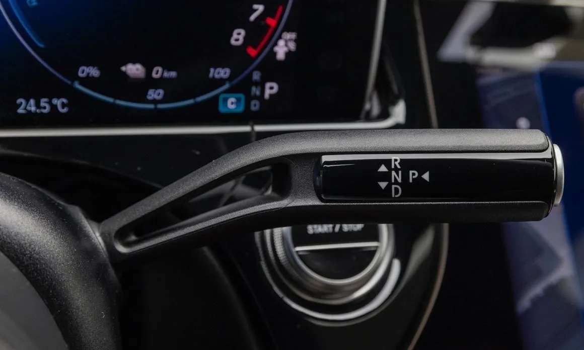Mercedes-Benz E-Class 2025 из KR, фото 2
