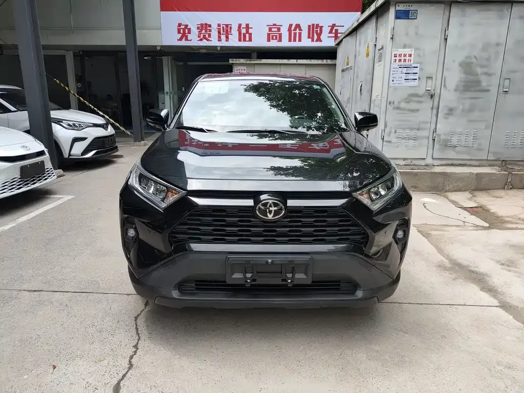 Toyota RAV4 2024 из CN, фото 5