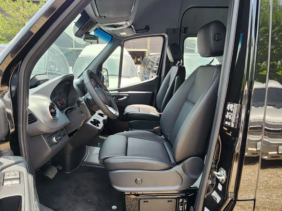 Mercedes-Benz Sprinter 2025 из KR, фото 9