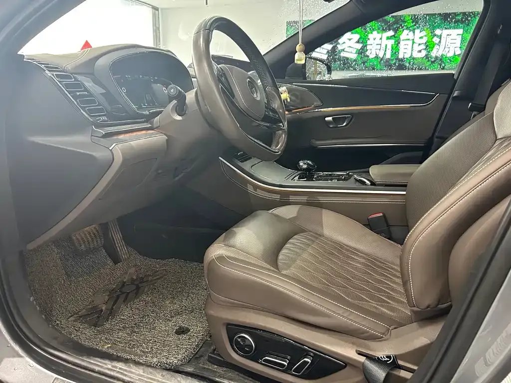 BYD Han — фото 10