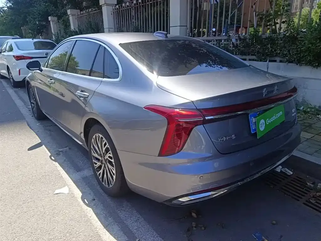Hongqi H5 — фото 10