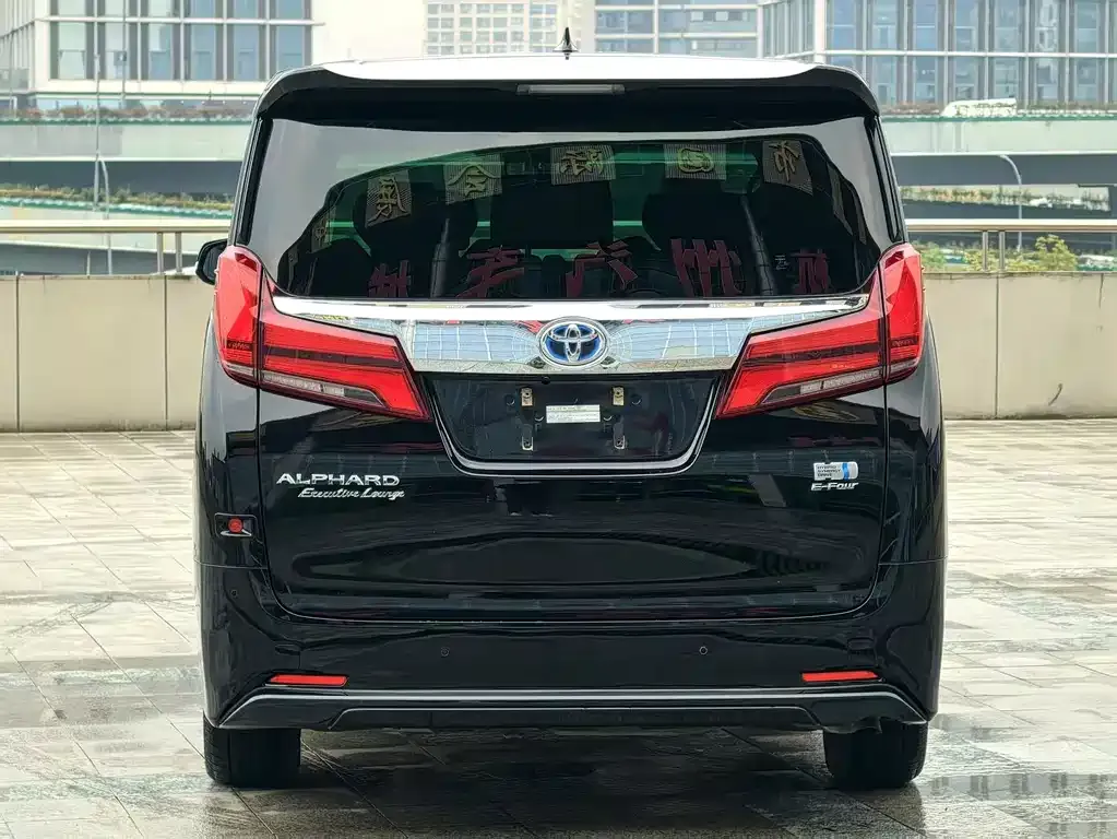 Toyota Alphard — фото 7