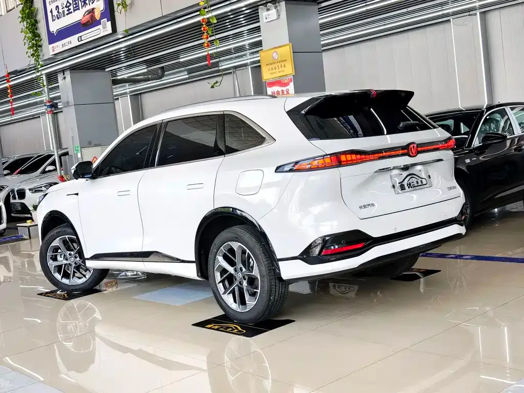 Changan CS75PLUS — фото 4