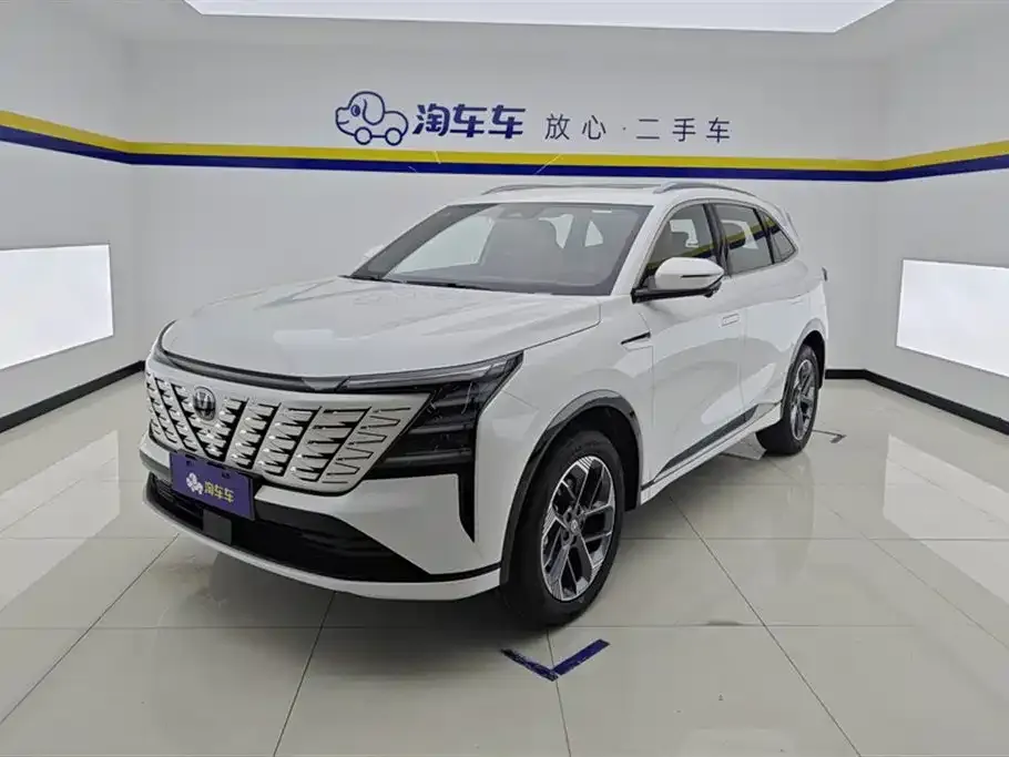 Changan CS75PLUS — фото 1