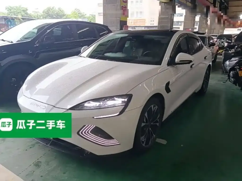 BYD Seal — фото 1