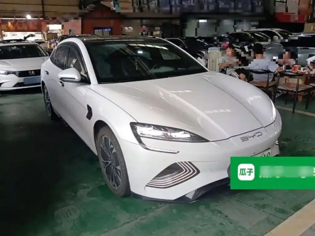 BYD Seal — фото 3
