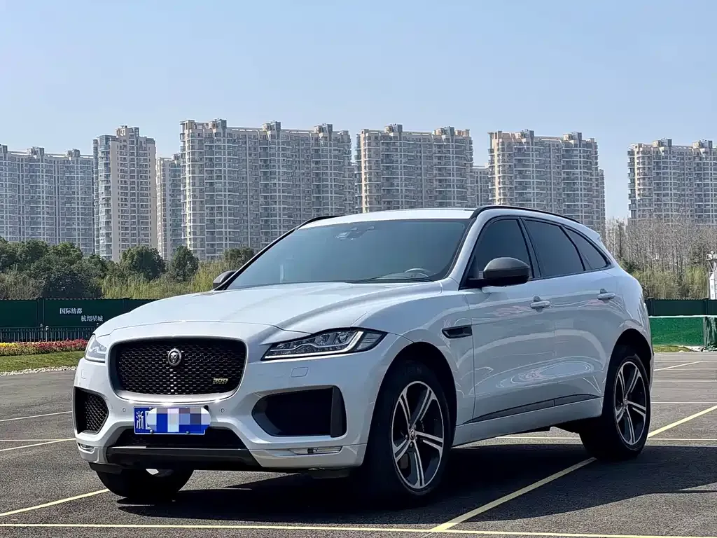 Jaguar F-PACE