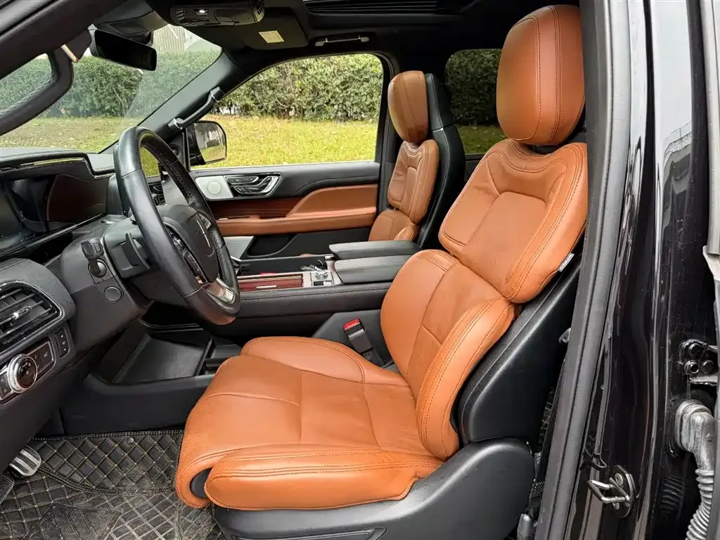 Lincoln Navigator 2021 из CN, фото 2