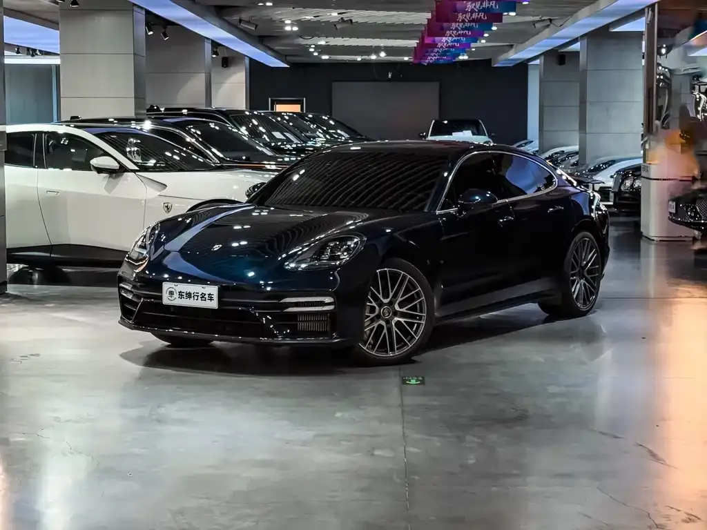 Porsche Panamera — фото 1