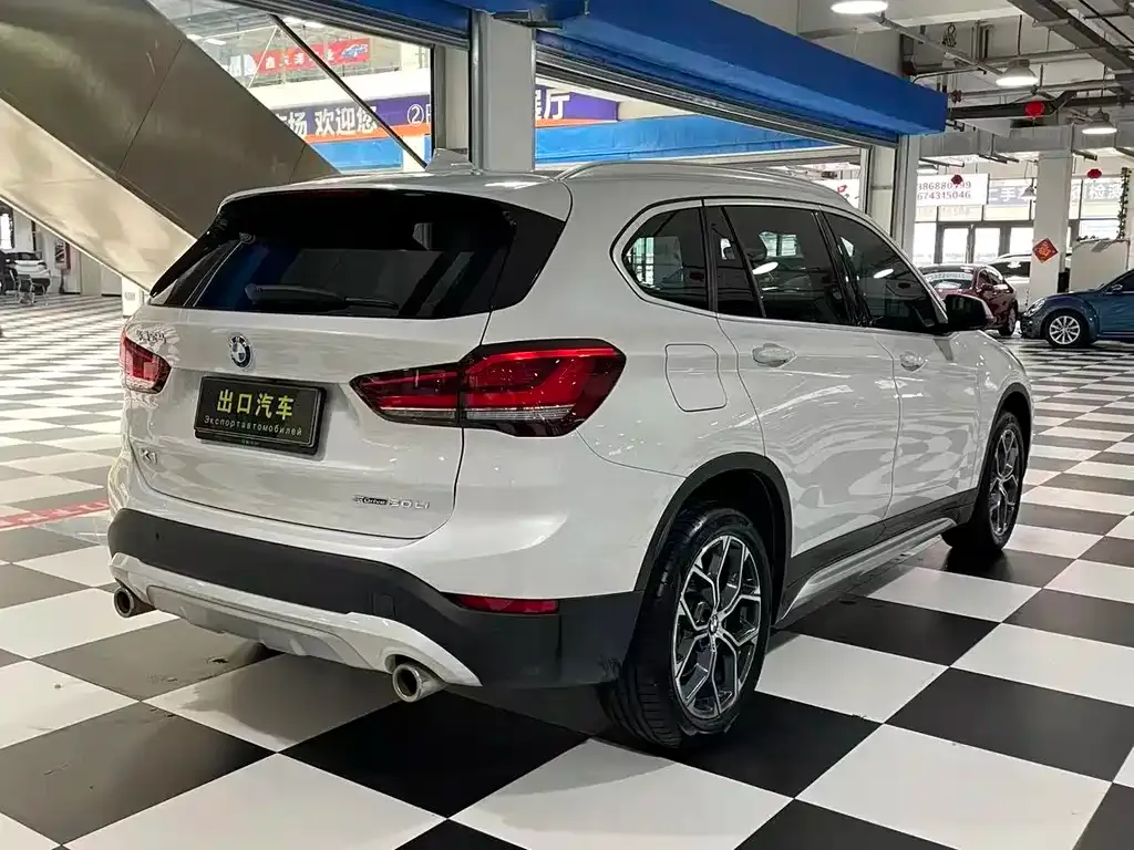BMW X1 — фото 7