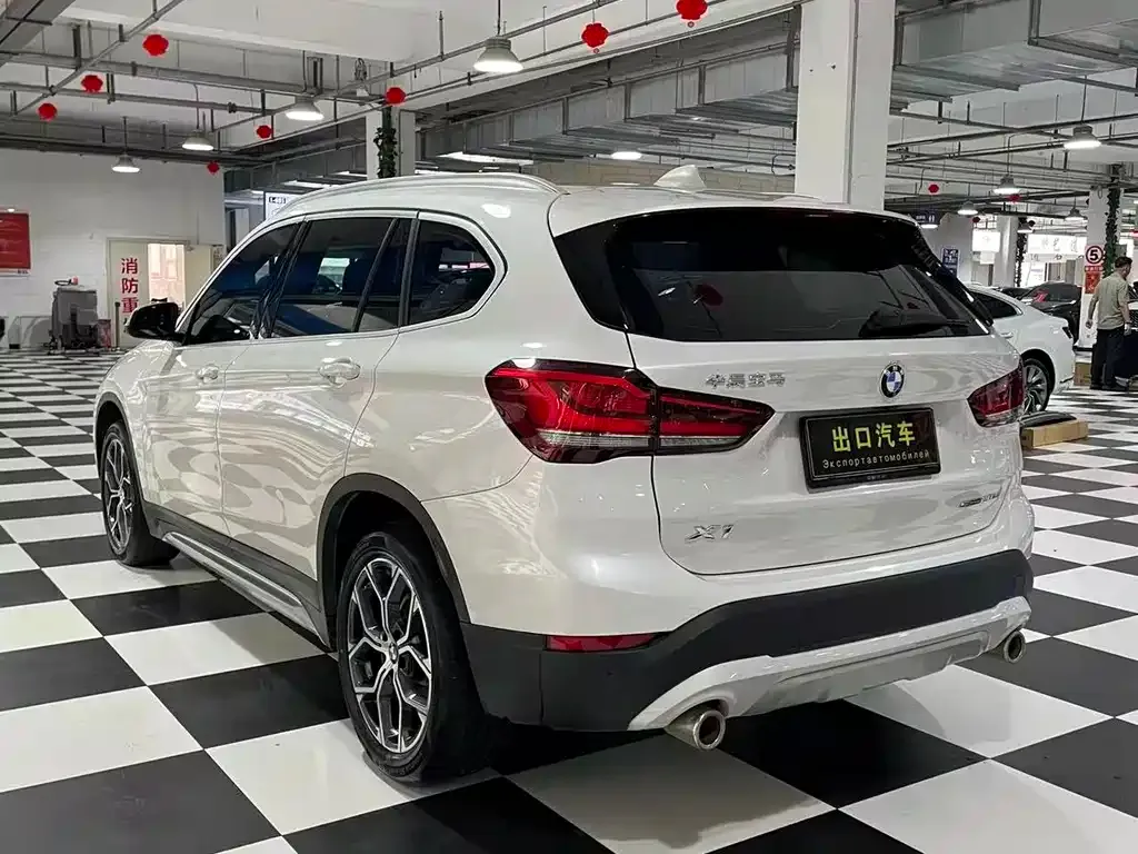 BMW X1 — фото 9