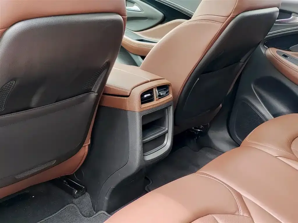Buick Envision Plus — фото 4