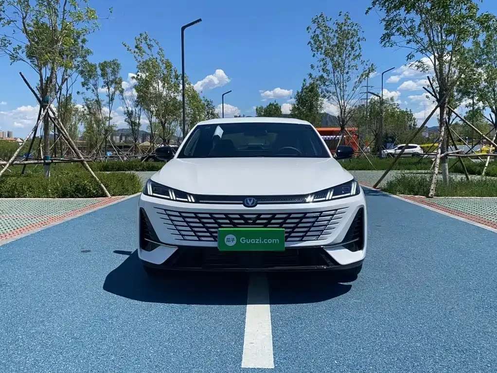 Changan Eado — фото 10