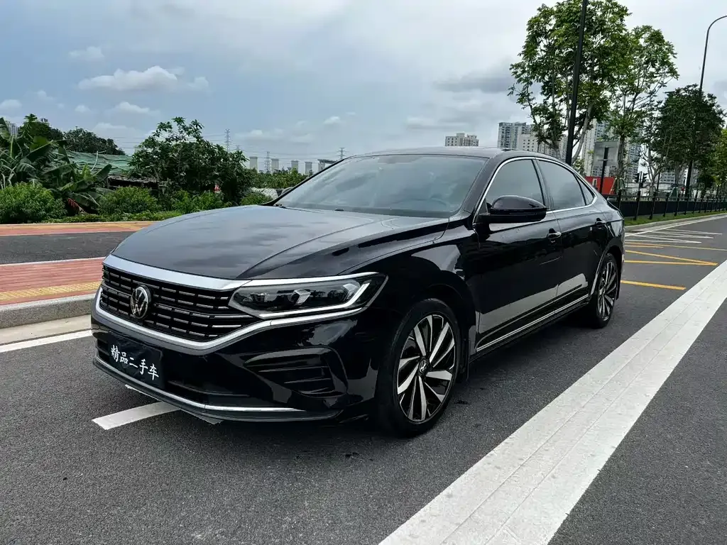 Volkswagen Passat — фото 1