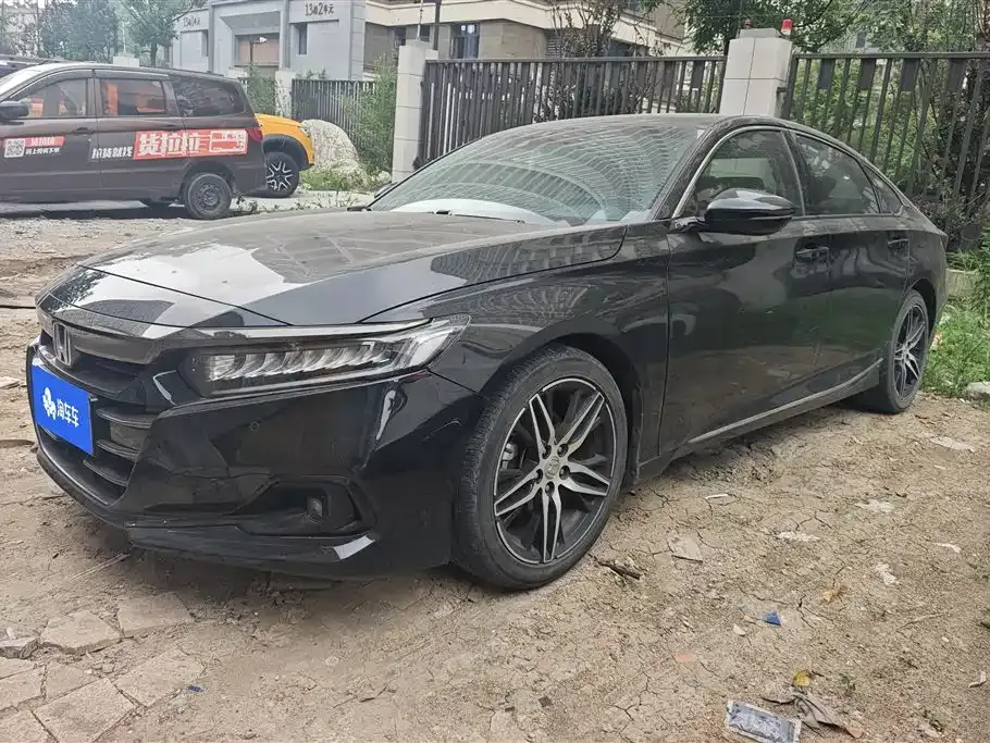 Honda Accord — фото 1
