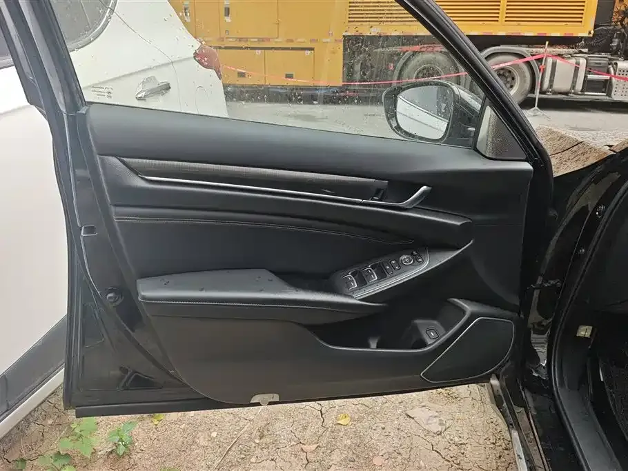 Honda Accord — фото 3