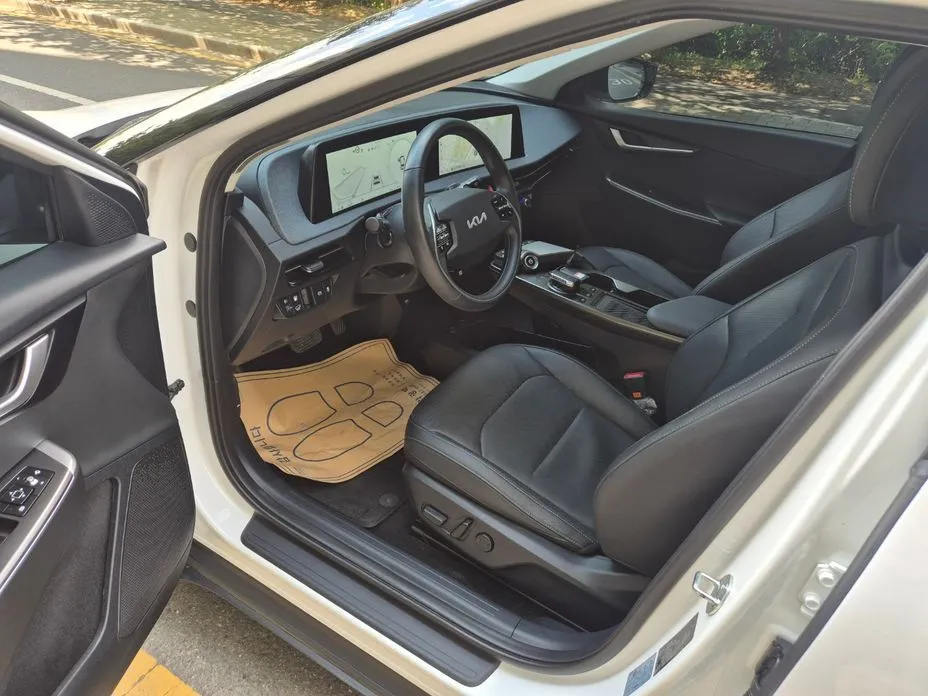 Kia EV6 2023 из KR, фото 10