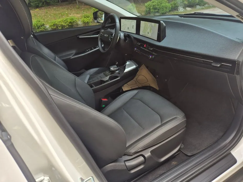 Kia EV6 2023 из KR, фото 2