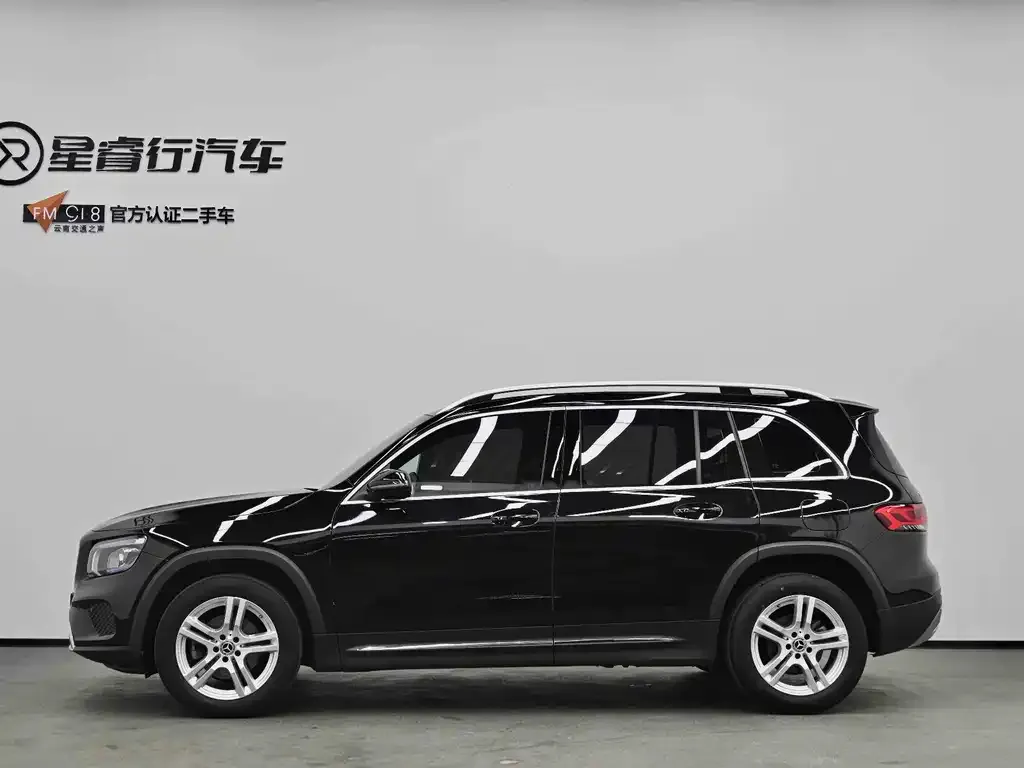 Mercedes-Benz GLB — фото 2