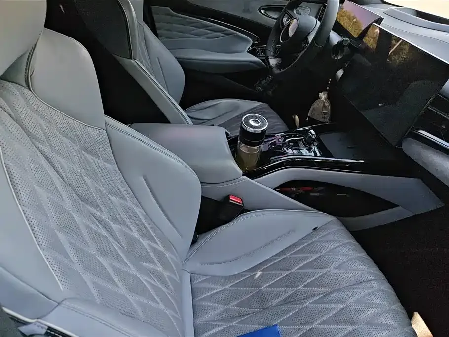 BYD Seal — фото 10