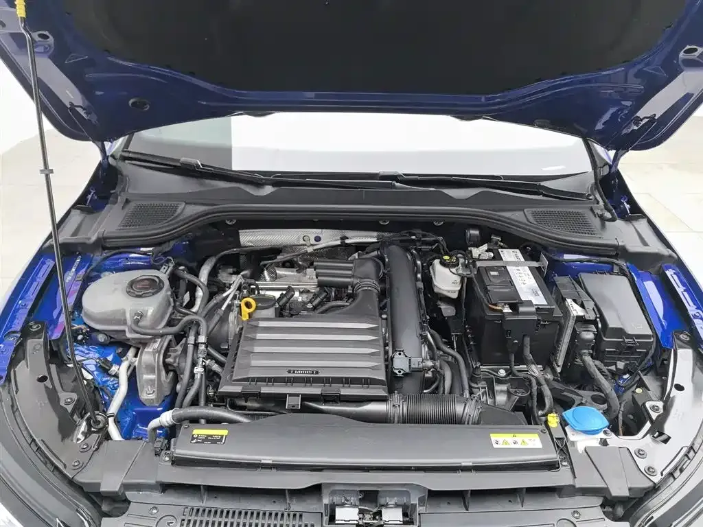 Volkswagen Golf 2021 из CN, фото 4