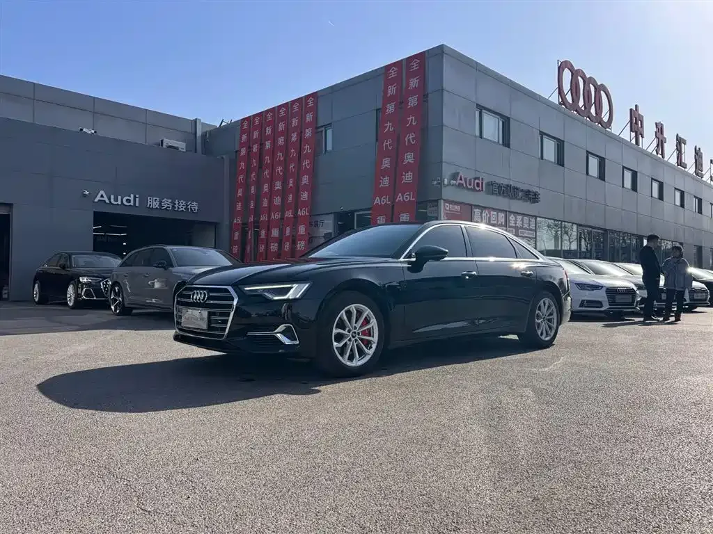 Audi A6L — фото 1