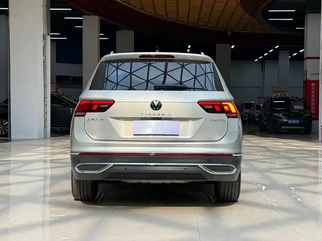 Volkswagen Tiguan L — фото 4