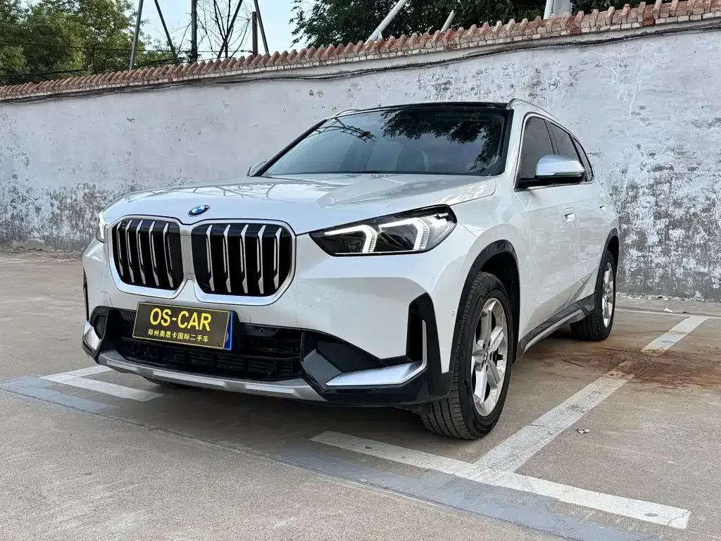 BMW X1 — фото 1