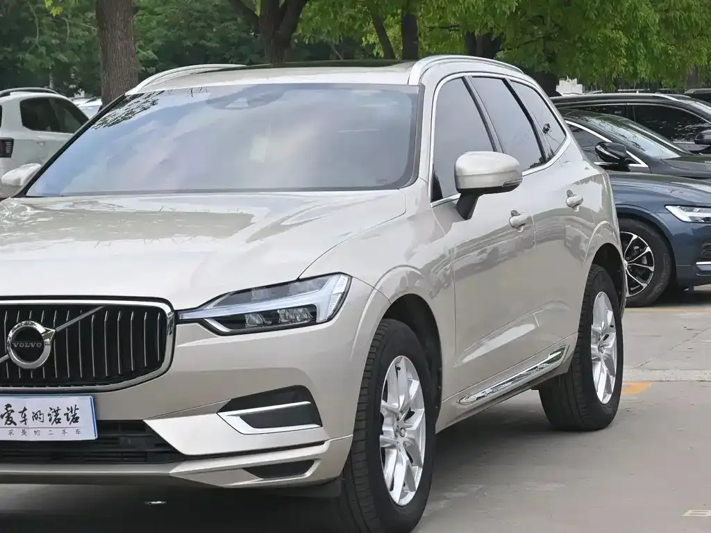 Volvo XC60 — фото 7